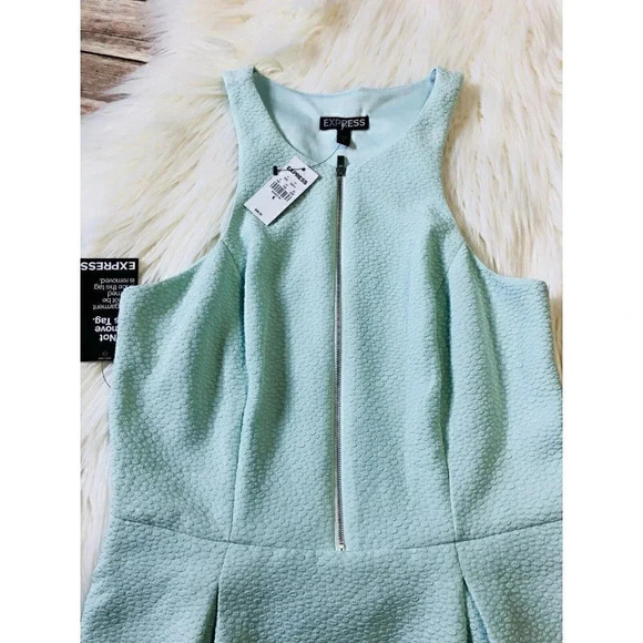 EXPRESS Size 6 Mint Green Zip Front Lace Insert Textured Flare Dress NEW! - Picture 6 of 8